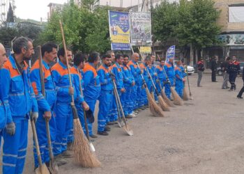 پاک سازی پارک سیاهدران تالش بمناسبت زمین پاک