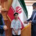  تجلیل فرماندار تالش از دانش‌آموز موفق جشنواره جابربن‌حیان