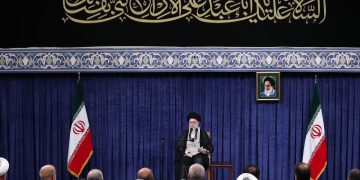 رهبر انقلاب: همه بدانند خدای متعال نصرت را برای ملّت ایران تضمین کرده است