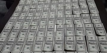 کشف ارز قاچاق در تالش / برخورد قاطع پلیس با اخلالگران اقتصادی