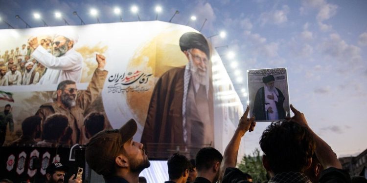 آغاز مراسم تشییع پیکر «آقای شهید ایران» در تهران